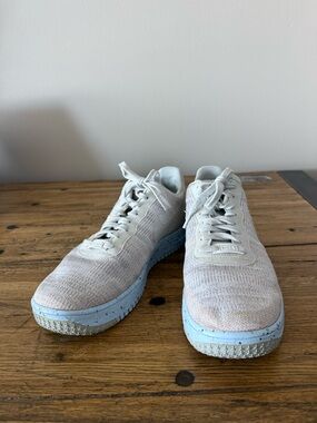 Nike men’s fly knit Light Grey Knit Sneakers with Pale Blue Sole